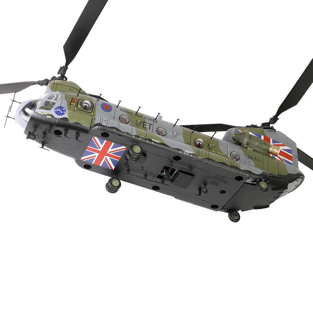 Boeing Chinook HC. Mk.1 helicopter Royal Air Force, No.7 Squadron, "Britforleb: Task Force, Lebanon