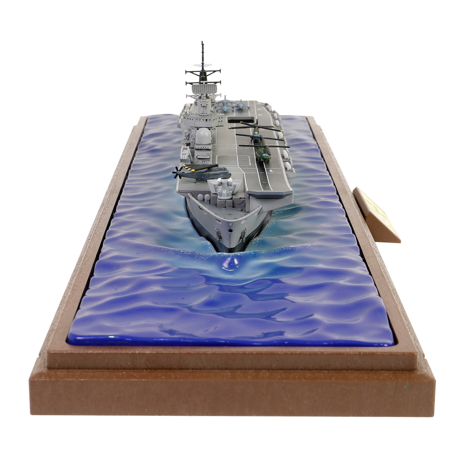 HMS Invincible(R05) Light Aircraft Carrier, Waterline edition Falklands War