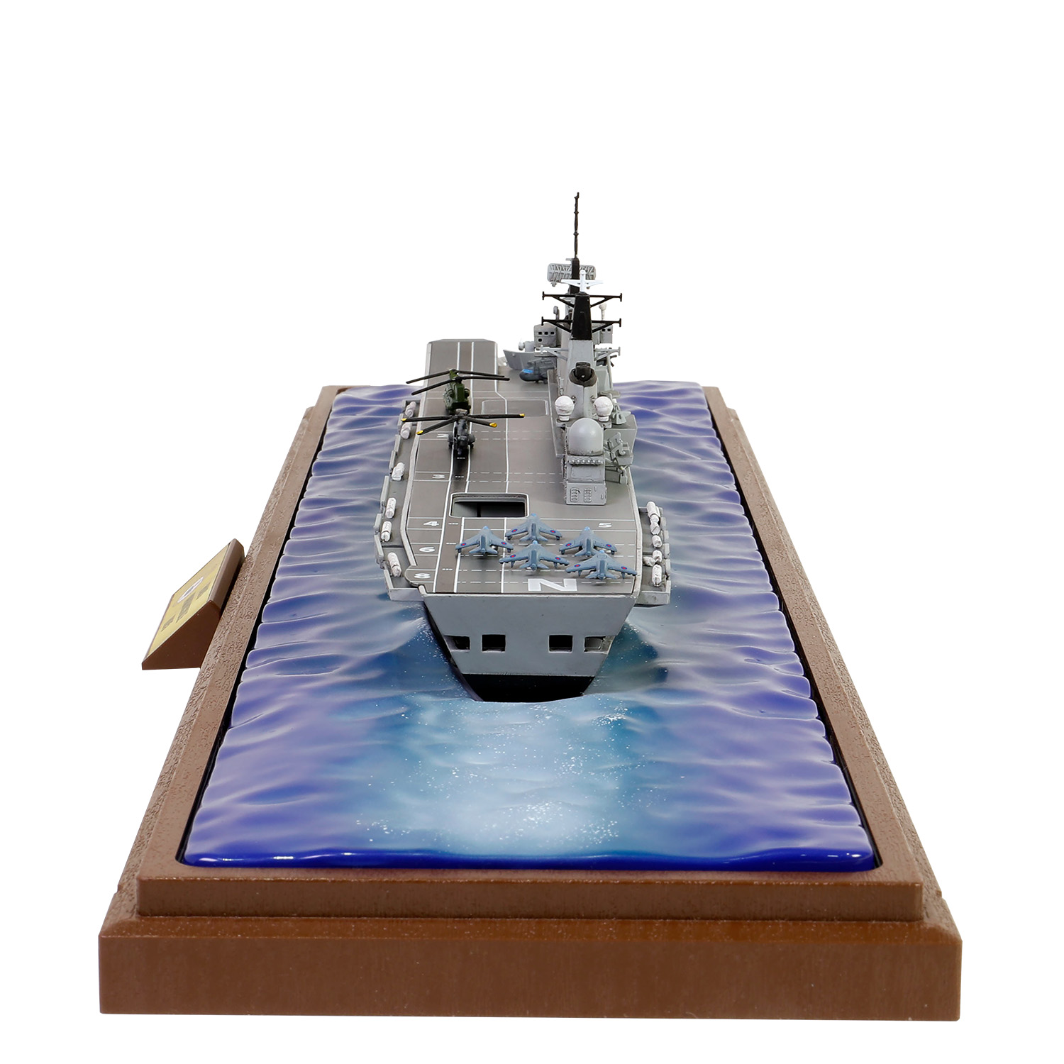 HMS Invincible(R05) Light Aircraft Carrier, Waterline edition Falklands War